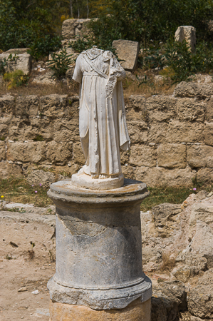 Die Ruinenlandschaft von Salamis: Im einst 17 000 Besucher fassenden Theater