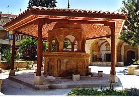 Reinigungsbrunnen (sadirvan) der Arabahmet Moschee