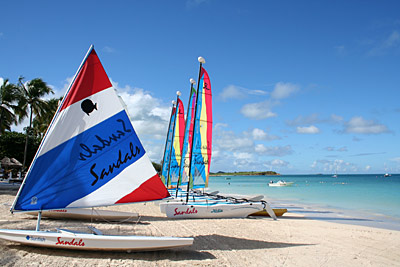 Antigua - Segelboote am Strand