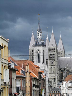 Belgien - Wallonien - Tournai - Welterbe Glockenturm und Liebfrauenkathedrale