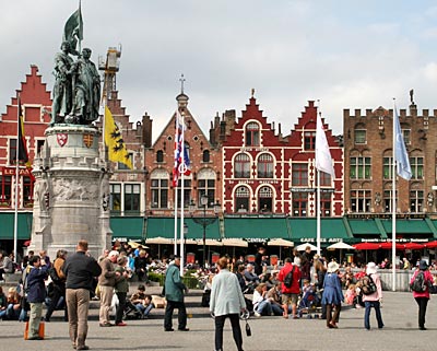 Belgien - Flandern - Bürgerhäuser am Marktplatz