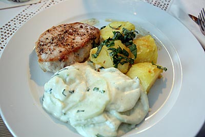 Behringersmühle - Schweinerückensteak mit gekochten Kartoffeln, Forsthaus Schweigelberg