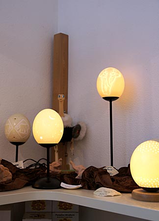 Leipheim - Lampen aus Straußeneinern