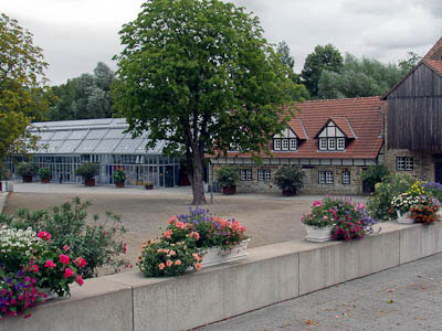 Münsterland: Blick auf das KlippKlapp-Kindermuseum im Vier-Jahreszeiten-Park