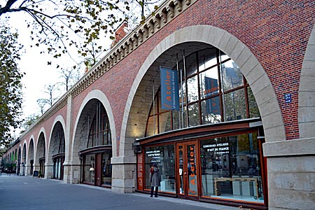 Frankreich - Paris - Kunsthandwerk - Heimat von über 50 Kunsthandwerkern: das Viaduc des Arts an der Avenue Daumesnil, unter einer alten Bahntrasse