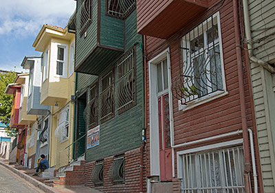Restaurierte alttürkische Holzhäuser rund um das Chora-Kloster, Istanbul