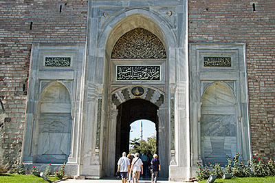 Eingang zum ersten Hof des Topkapi-Palastes, Istanbul