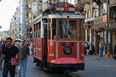 Tram zum Taksim-Platz in Istanbul