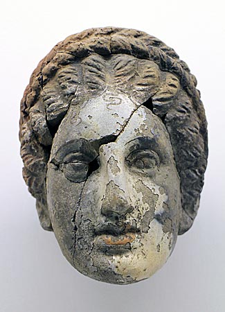 Italien - Liparische Inseln - Griechische Theatermaske im Archäologischen Museum