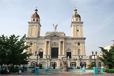 Kuba - Santiago de Cuba - Parque Cespedes mit der Kathedrale