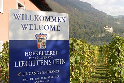 Liechtenstein - Weinlehrpfad in den fürstlichen Weinbergen