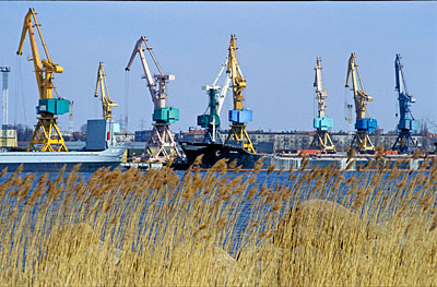 Litauen - Hafen von Klaipeda von der Kurischen Nehrung