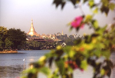 Myanmar  Shwedagon-Pagode