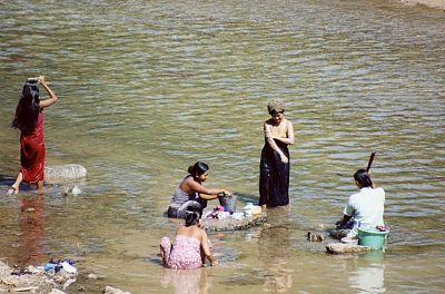 Myanmar Frauen am Fluss