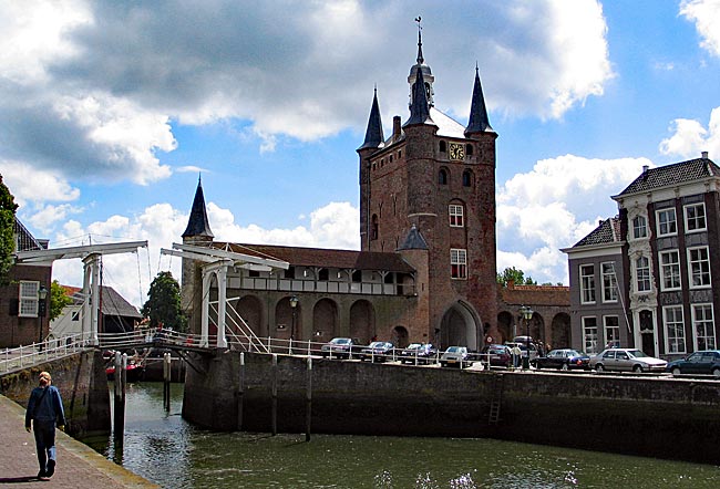 Niederlande - Zierikzee - Hafentor am alten Hafen