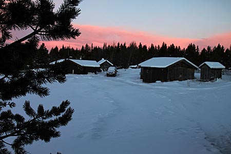 Norwegen - Hütten in Schneelandschaft in Gala