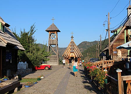 Serbien - Holzdorf Drvengrad