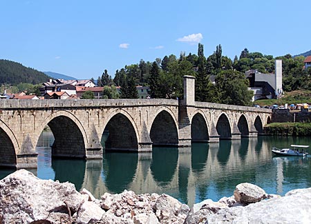 Bosnien-Herzegowina - Visegard - Brücke über die Drina