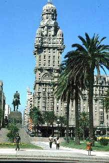 Uruguay / Montevideo - Palacio Salvo