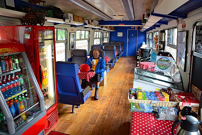 Irlnad - Direkt an der Route gelegen mit Café in einem ausrangierten Eisenbahnwaggon