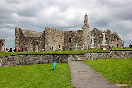 Irland - Klosterruine bei Clonmacnoise