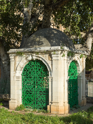 Kuppelbau an der Lala Mustafa Pascha-Moschee: Schrein des Mustafa Zühtü Efendi