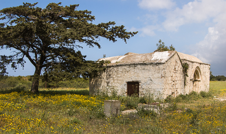 Unterwegs auf dem Karpaz: Reste des Klosters Eleoussa zwischen Dipkarpaz und Yeni Erenköy