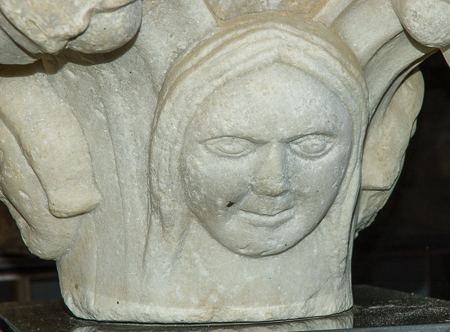 In der Hauptstadt Nicosia (Lefkosa): Das Lapidarium mit seinen mittelalterlichen Architekturfragmenten