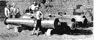Englische Soldaten inspizieren venezianische Kanonen