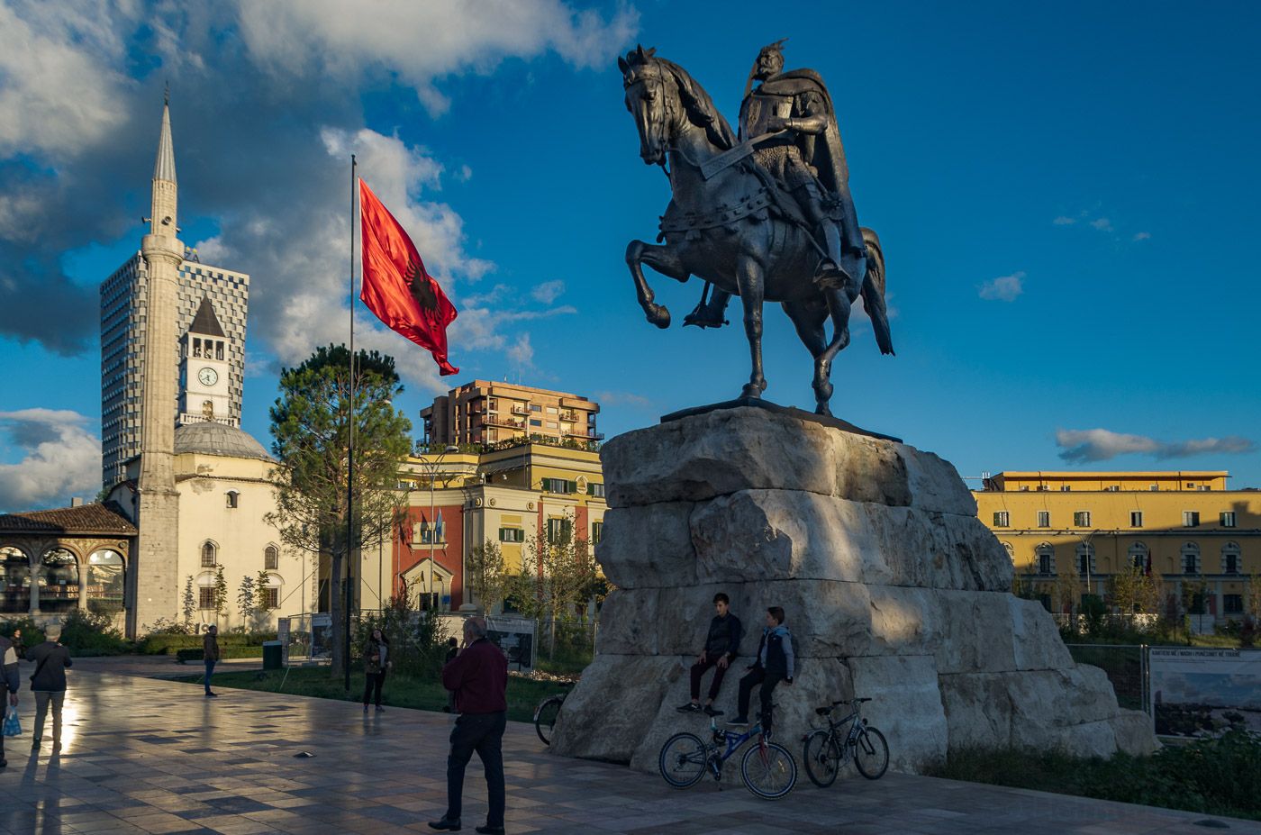 Tirana, Skanderbeg Platz