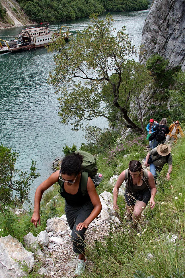 Nordalbanien - Wanderpfad bei Brisa