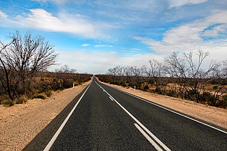 Die Weite Australiens: Auf dem Highway von Mildura nach Halls Gap