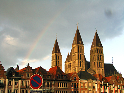 Belgien - Wallonien - Ein Architekturjuwel: die Kathedrale von Tournai © fdp