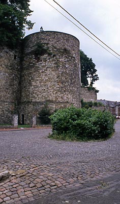 Reiseführer Wallonien - Binche - Teil der Stadtmauer aus dem 14. Jh.