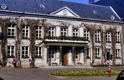 Reiseführer Wallonien - Eupen - Rathaus