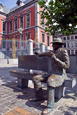 Belgien - Wallonien - Skulptur von Georges Simenon in Liege