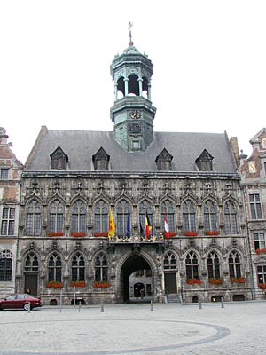 Belgien - Wallonien - Mons Ein Hingucker: das Rathaus von Mons © fdp