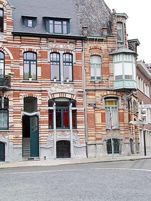 Belgien  - Wallonien - Gustave Strauven, einem Schüler Hortas, ist dieses Eckgebäude in der Avenue Van Cutsem zu verdanken © fdp