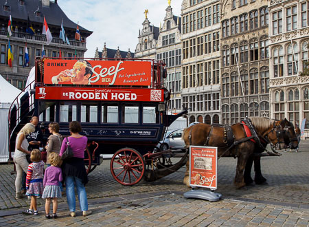 Antwerpen: Pferdetram auf dem Grote Markt