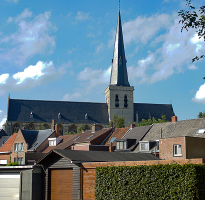 Herentals: Sint-Waldetruiskerk, auch im Volksmund Bovenkerk genannt inmitten der Altstadt