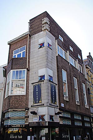 Belgien - Flandern - ehemalige Apotheke Tuypens in der Straße Houtbiel in St. Niklaas