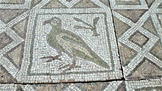Bulgarien - Plovdiv Bischofsbasilika römisches Fußbodenmosaik