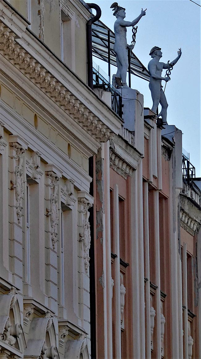 Bulgarien - Plovdiv Einkaufsstraße Jugendstilfassade