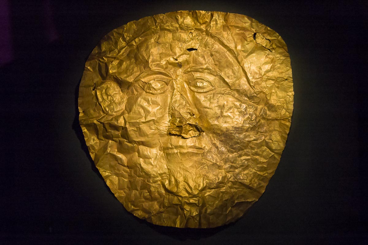 Goldmaske im Archäologischen Museum von Thessaloniki