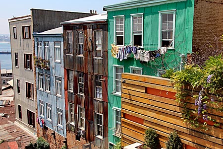 Chile - Valparaiso - Häuser mit Wellblechfassade