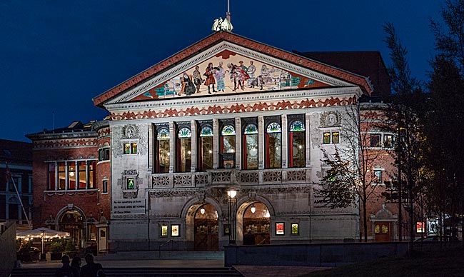 Dänemark - Gebäude des Theaters in Aarhus bei Nacht , 24.8.2016, Foto: Robert B. Fishman