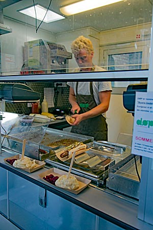 Dänemark - Bio-Würstchen- und Imbissstand in Kopenhagen, Foto: Robert B. Fishman, ecomedia