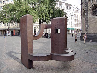 Bonn - Kunst im öffentlichen Raum: Eduardo Chillida und „De Musica IV“