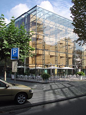 Bonn - Ein gläsernes Haus: das Rheinische Landesmuseum