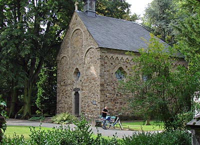 Bonn - Alter Friedhof - Heute Friedhofskapelle: die ehemalige Kapelle des Deutschherrenordens zu Ramersdorf